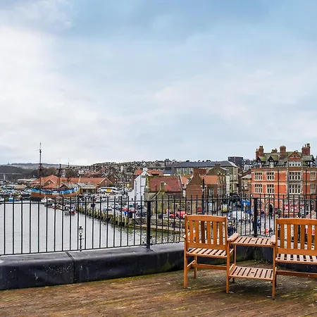 Swingbridge Lookout