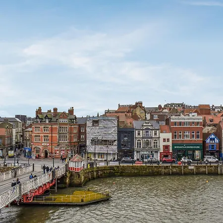 Swingbridge Lookout דירה
